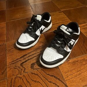 Men’s Size 9 Nike Dunk Low Retro Panda Sneakers